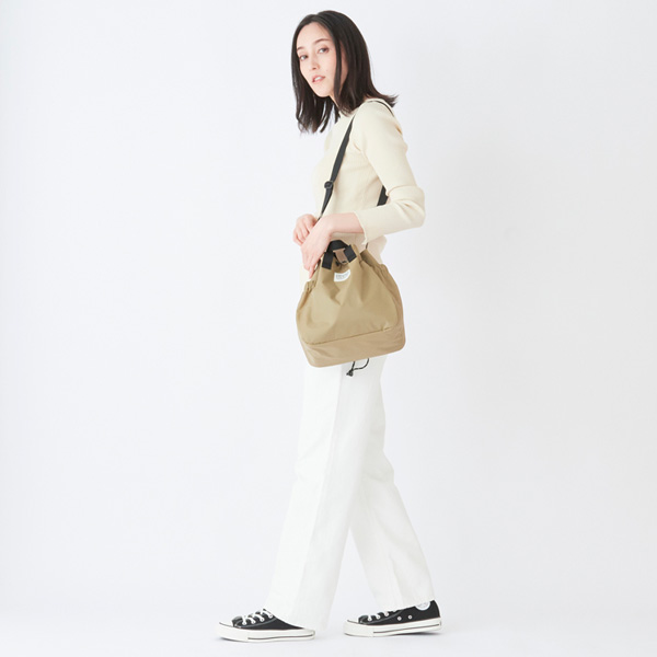 ブルーレーベルクレストブリッジ　デニム　トートバッグ 予約販売】フラワー刺繍デニムトートバッグ | KISHIKA