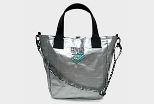 10̌̔ PE MARKET TOTE LIMITED SILVERh class=