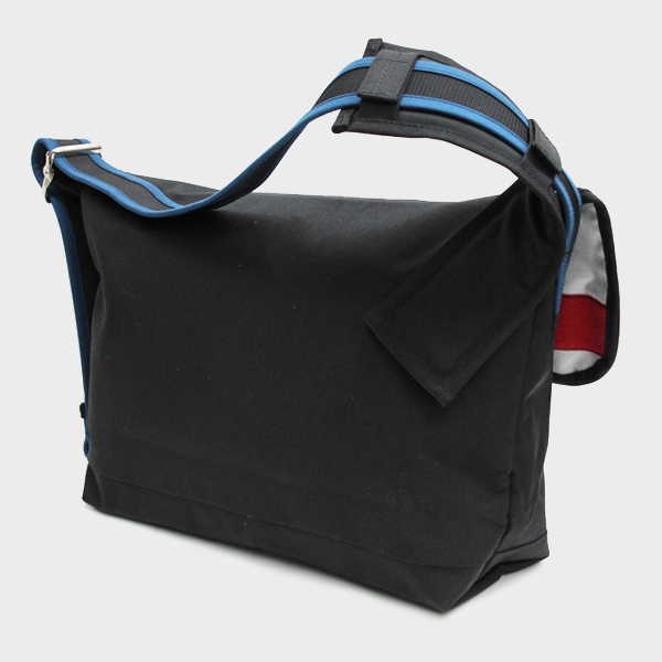 MESSENGER PACK PRO メッセンジャーバッグ 【公式】 FREDRIK
