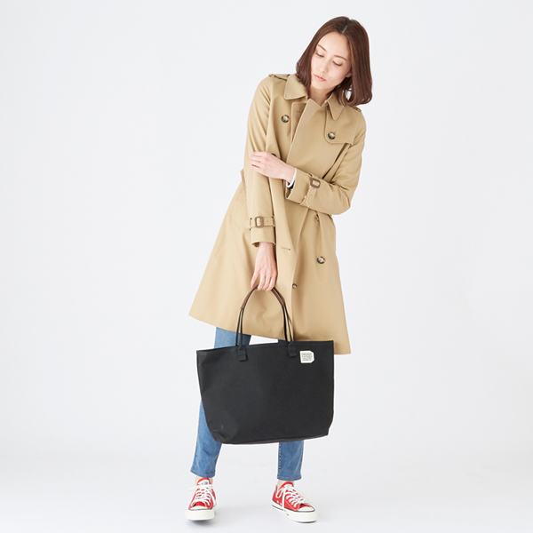 Essentials tote online