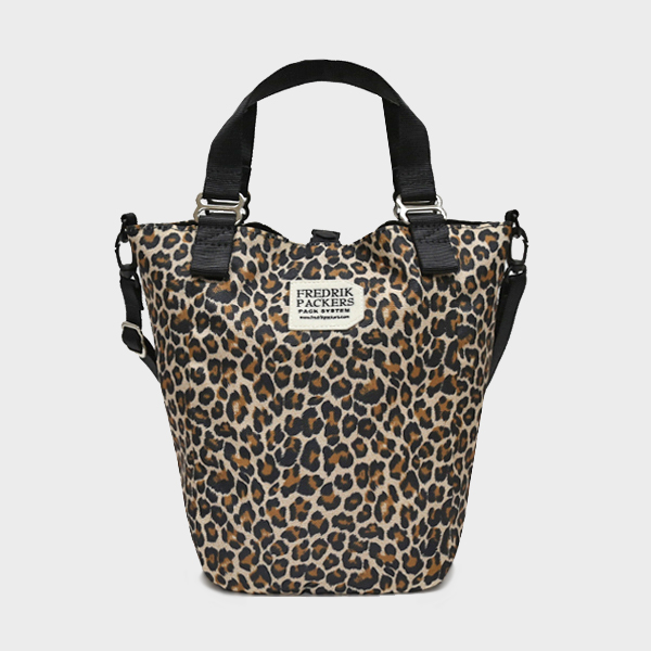 MISSION TOTE (XS) LEOPARD トートバッグ 【公式】 FREDRIK PACKERS