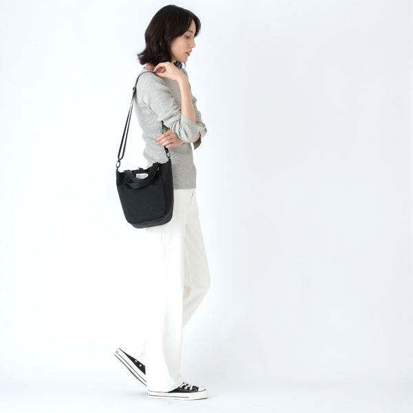 MISSION TOTE (XS) WHITE LEOPARD トートバッグ 【公式】 FREDRIK